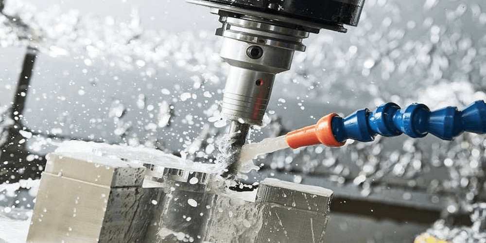 Top Differences between CNC Machining and Manual Machining services